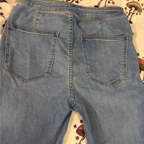 NWT Free People Just Float On Light Wash Bell Bottom Jeans Size 27 - Picture 7 of 11